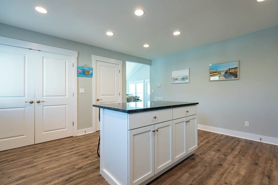 Kitchen (5), Living