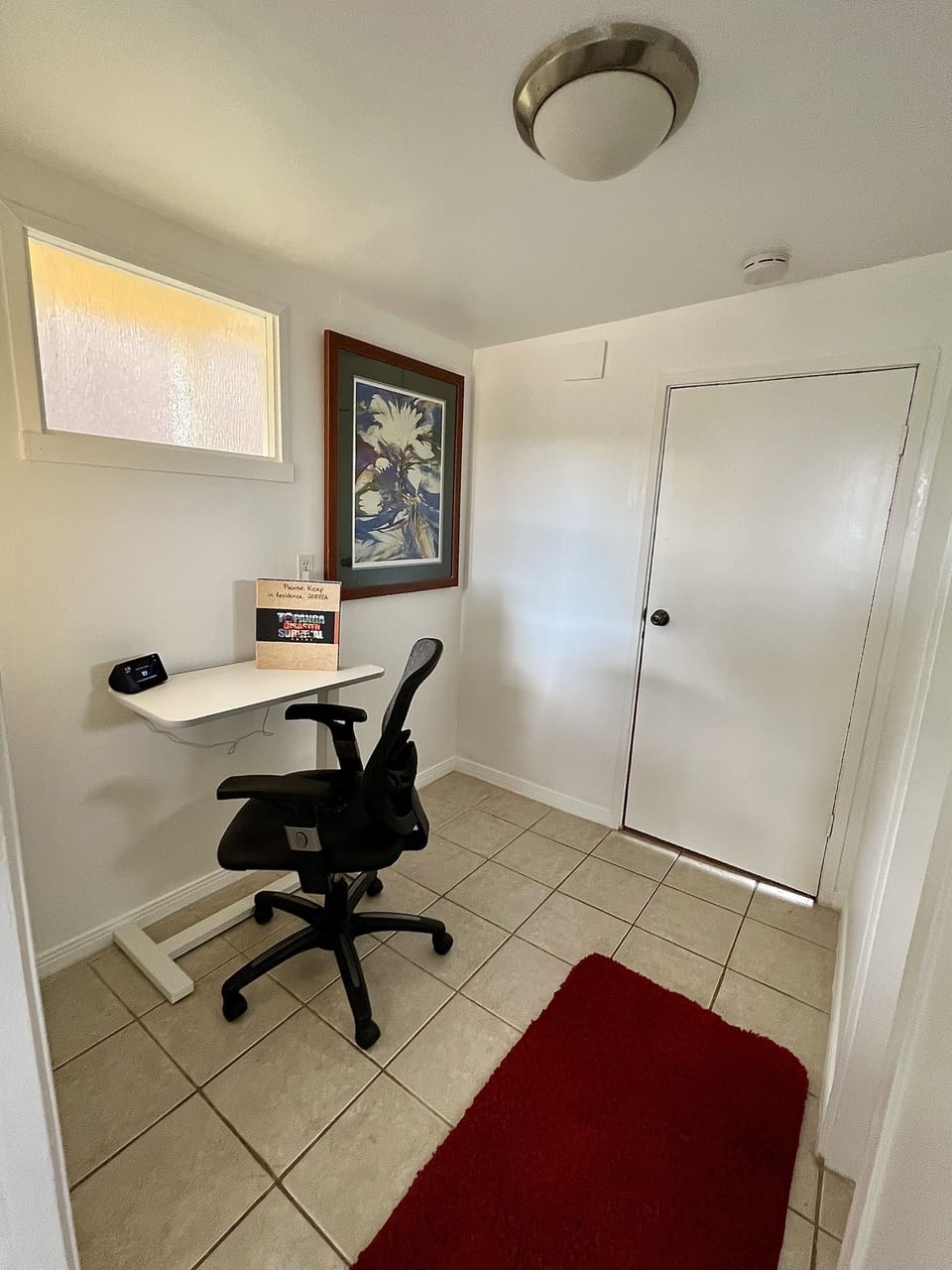 Hallway Space showing a Workspace for A Laptop .We Provide Ultrafast Wifi.