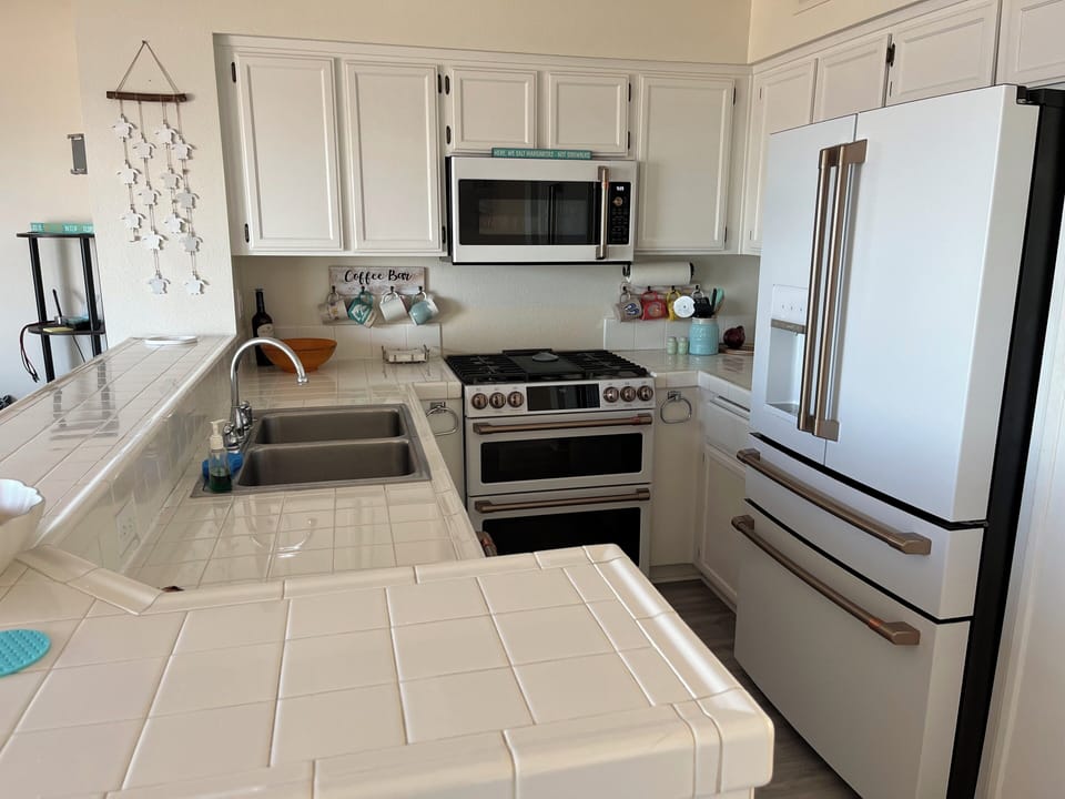 New Cafe' Appliances!
