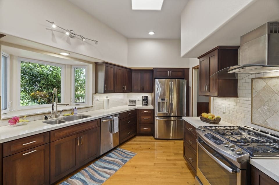 Upgraded kitchen with stainless steel appliances