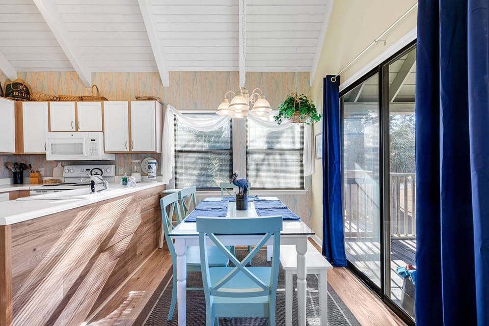 Dining Area with Access to Screened in Porch