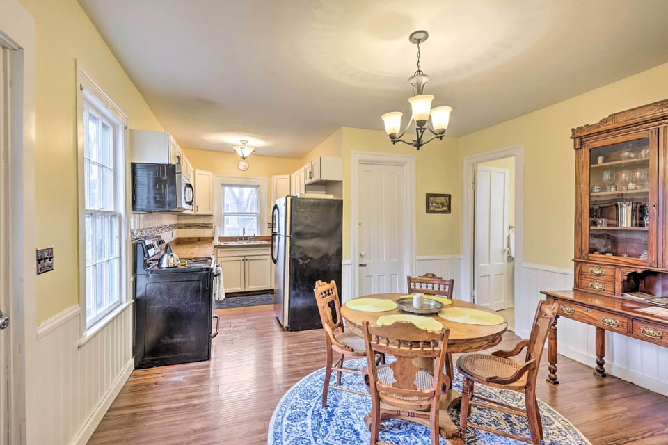 Kitchen | Free WiFi | Central Heating | Window A/C Units