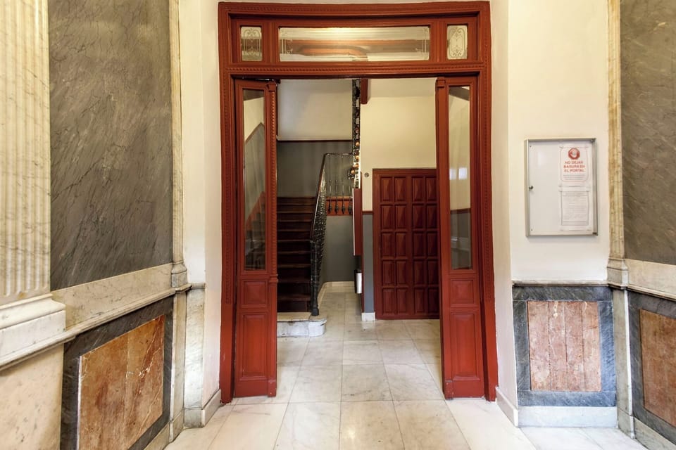 Common areas of the building and access to the apartment.