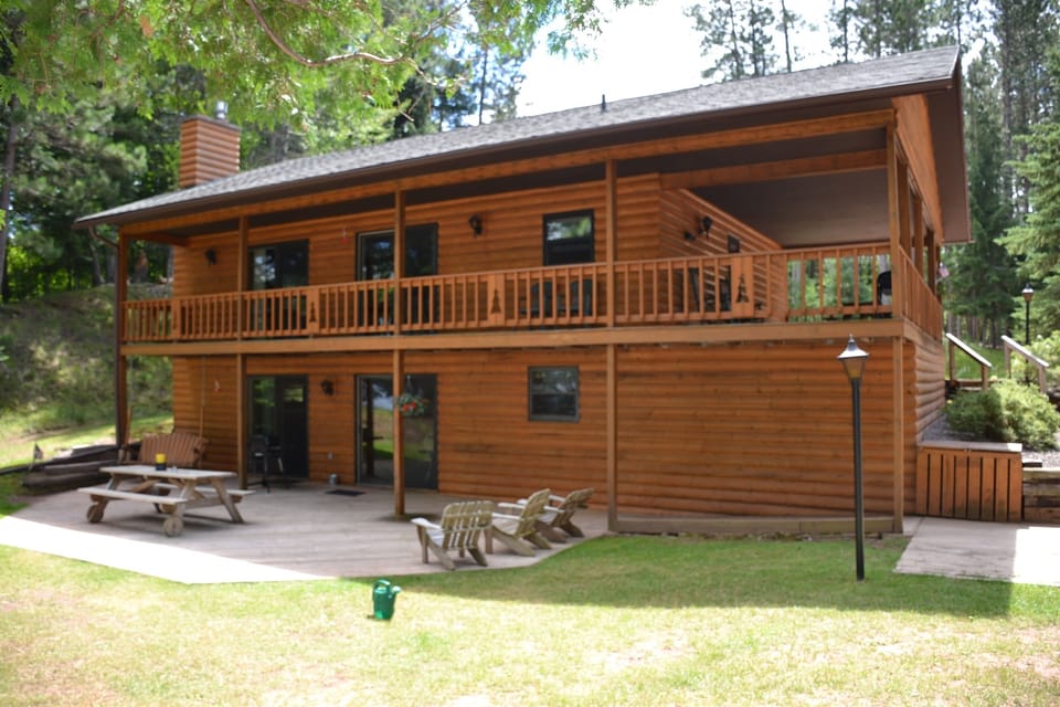Cabin 8- Lower Level