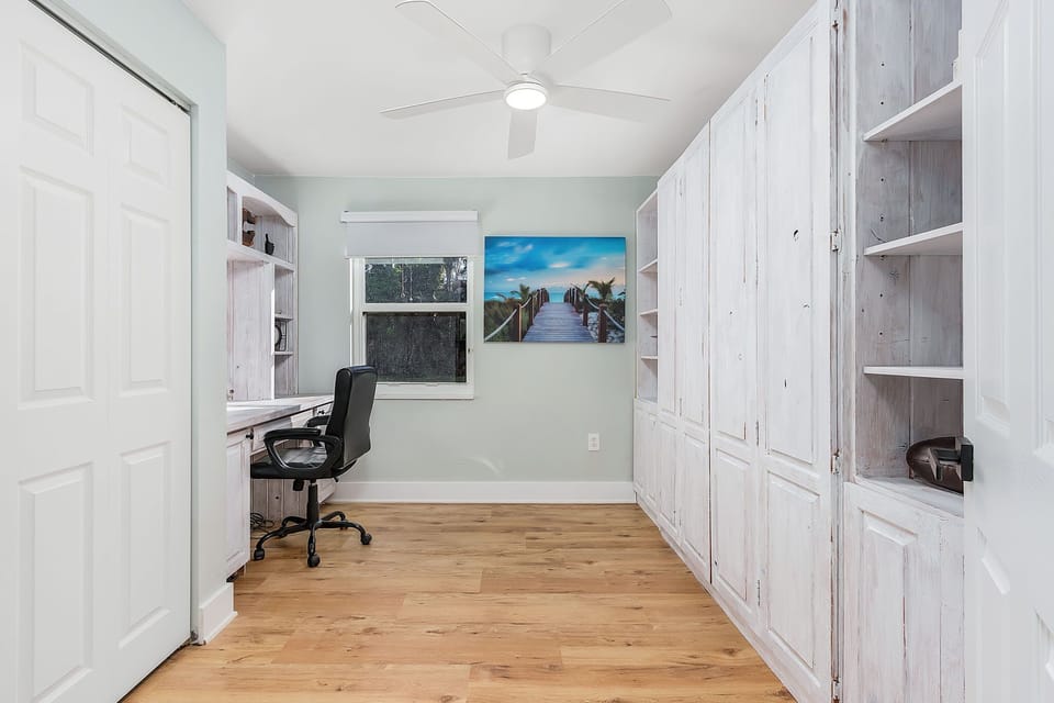 Office/Murphy Bed (full size)