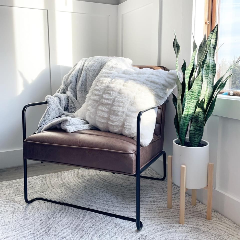 Perfect spot for a morning cup of coffee.