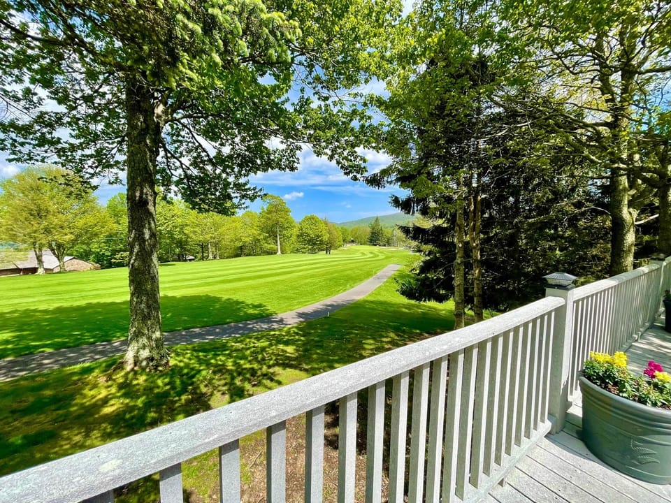 Fairway & Mountain Views