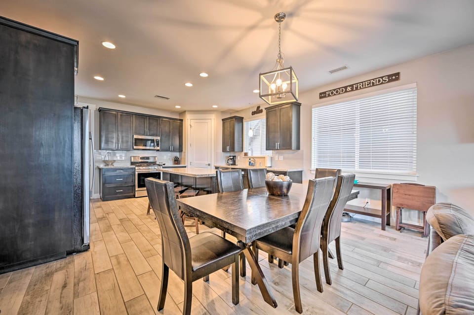 Dining Area | Dishware & Flatware Provided