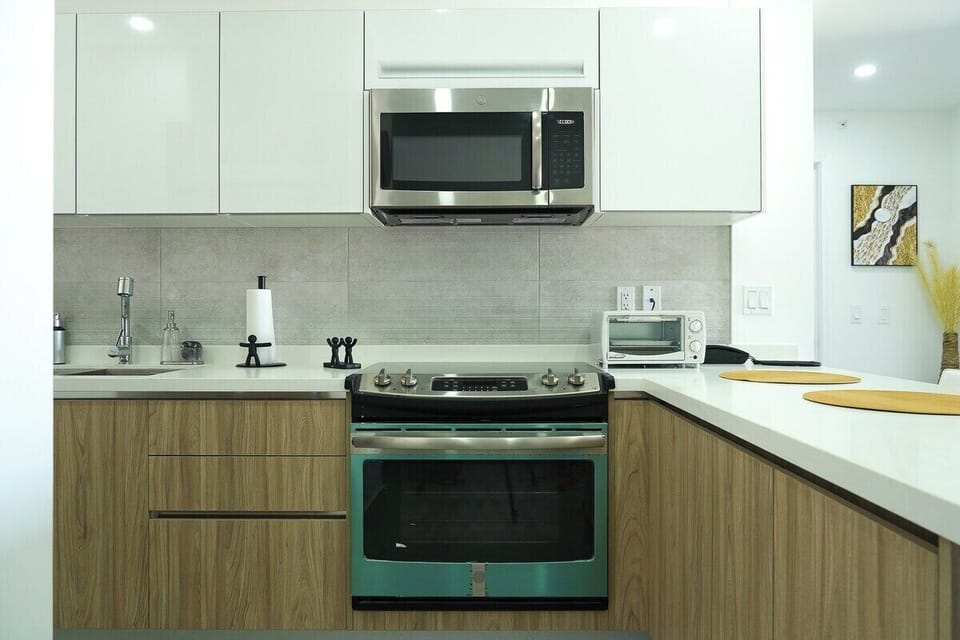Milateo Suite-2BDR-2BTH-Pool (97)