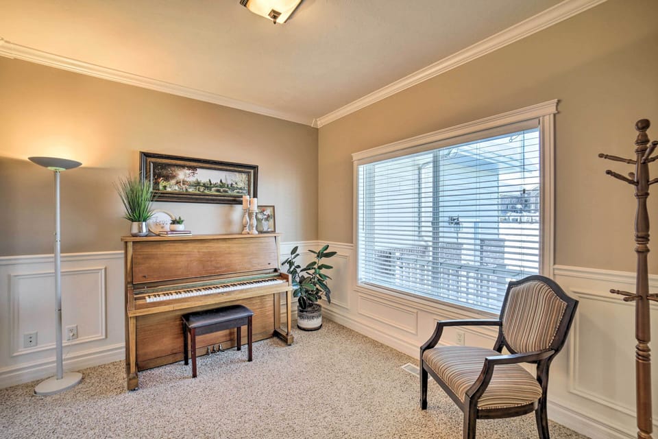 Sitting Room | Piano