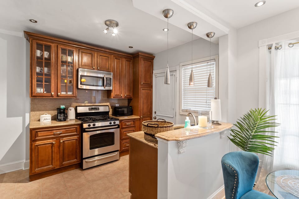 Eat in Kitchen 