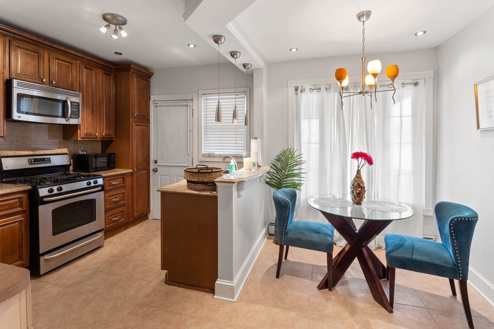Spacious Kitchen 
