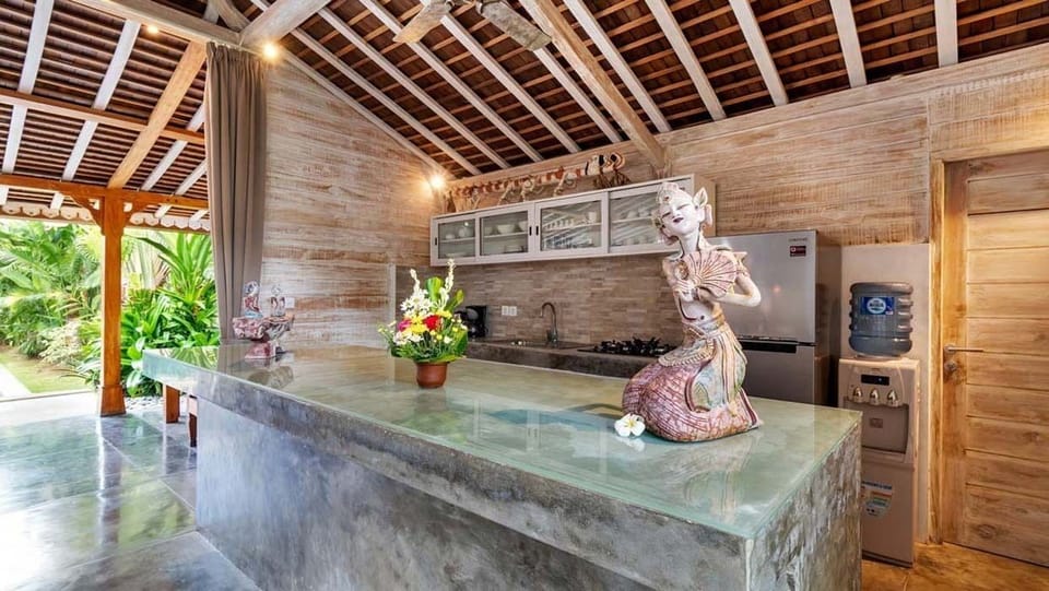 4BR VILLA PERFECT ESCAPE FOR BALI HOLIDAY Villa in North Kuta