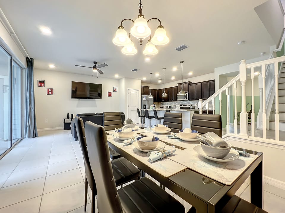 Room for everyone – perfect for dinners or celebrations.
