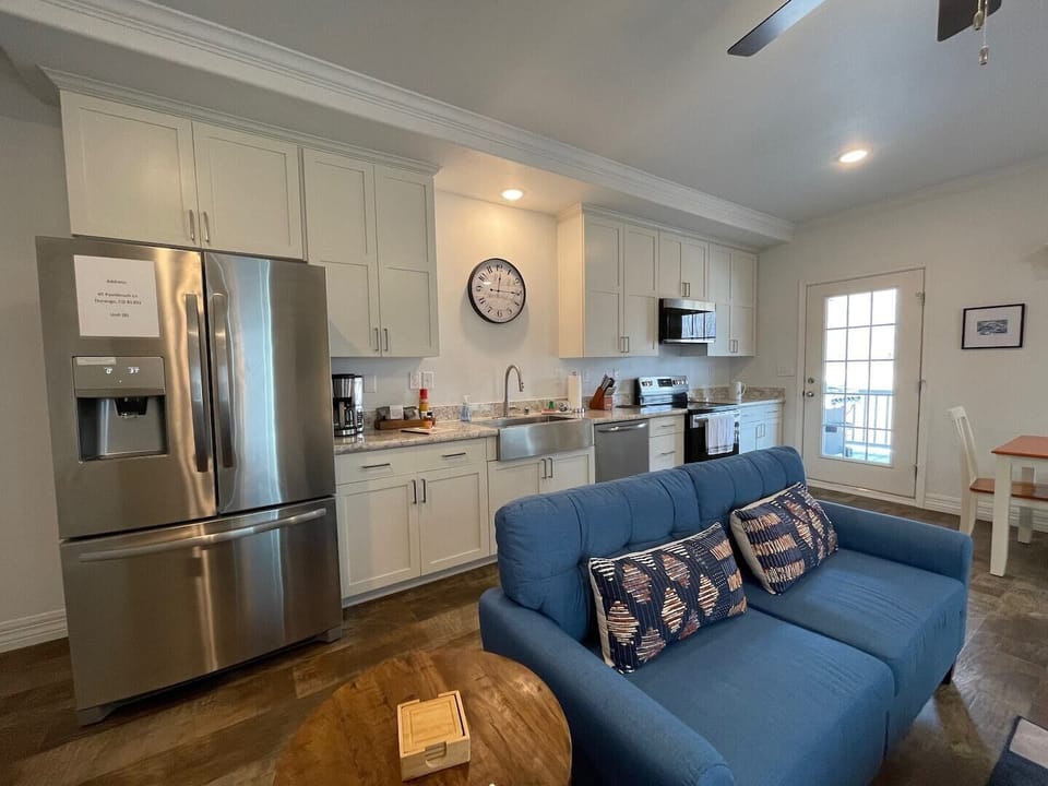 Living Room/Kitchen