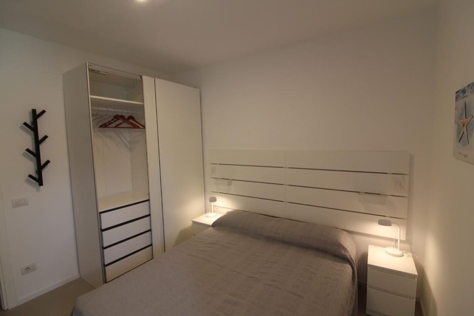 Sleeping area. Bedroom with double bed