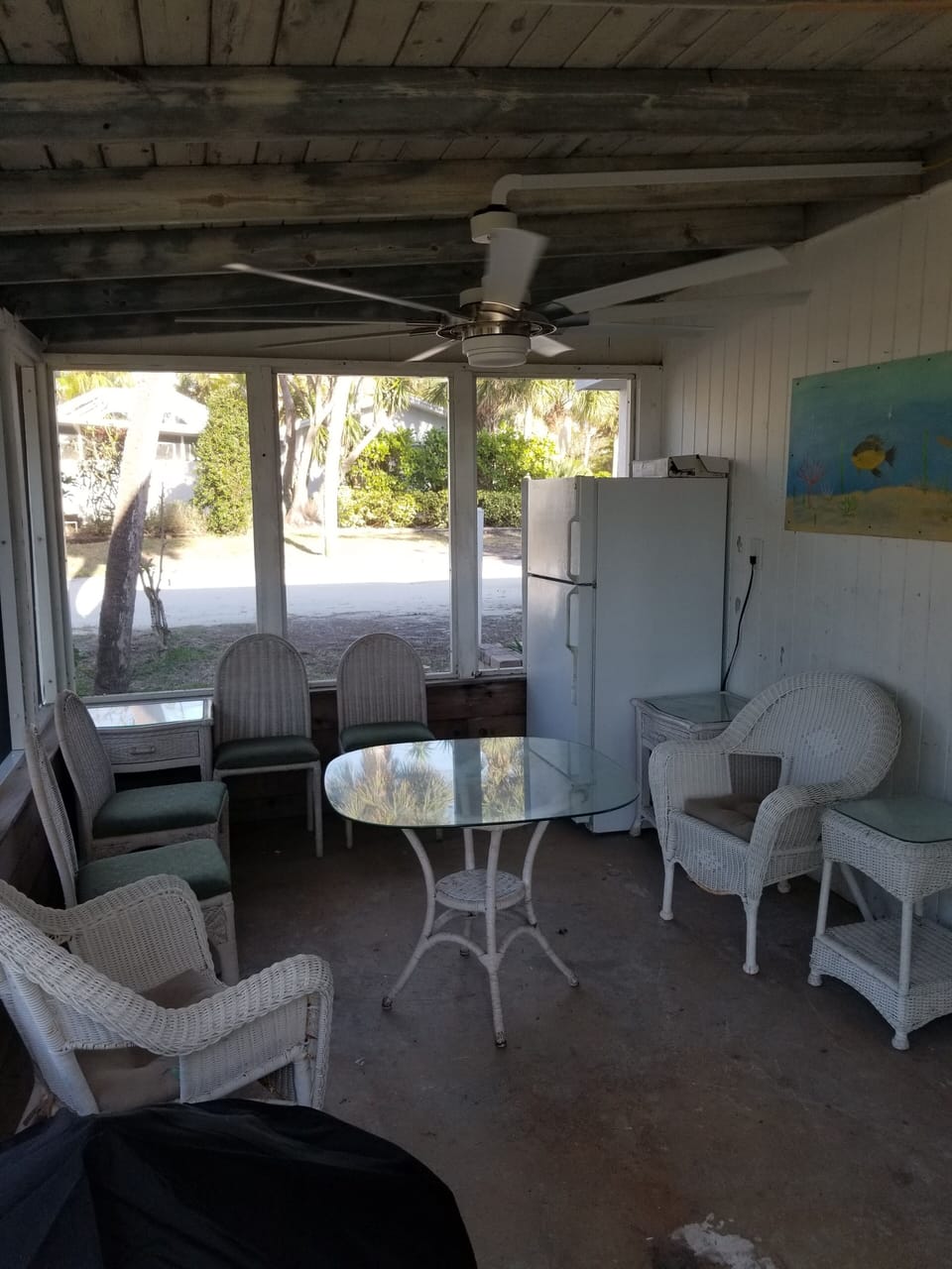 screened in lanai with extra fridge 