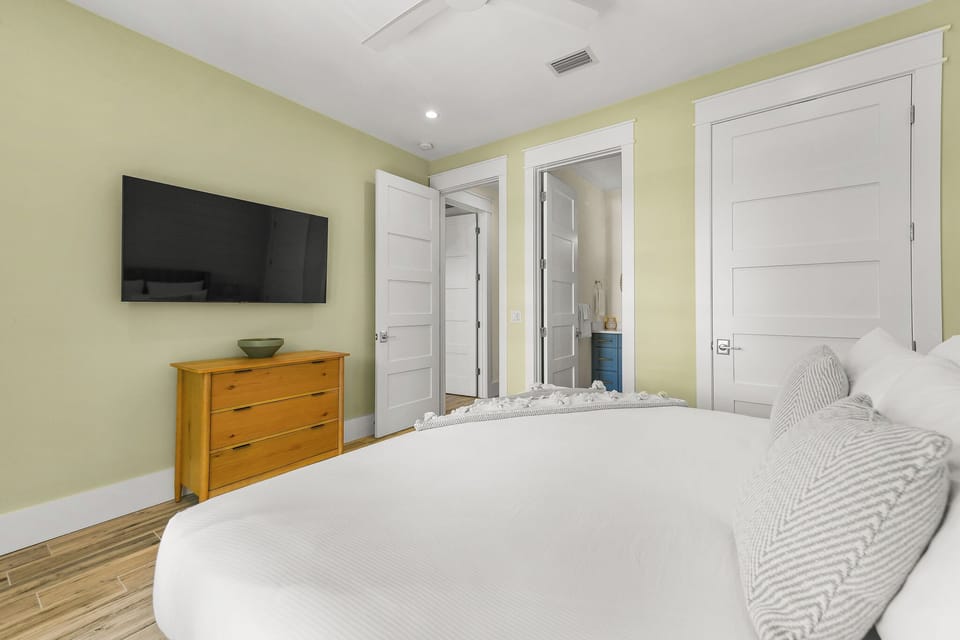 Second Bedroom - King