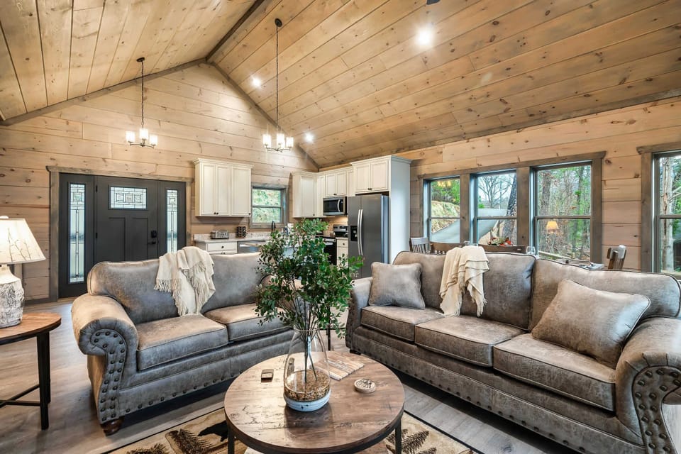 Vaulted ceilings in the main living space of this Gatlinburg cabin create an airy, welcoming feel