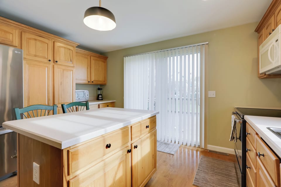 Kitchen | Keurig Coffee Maker | Toaster Oven | Blender | Cooking Basics