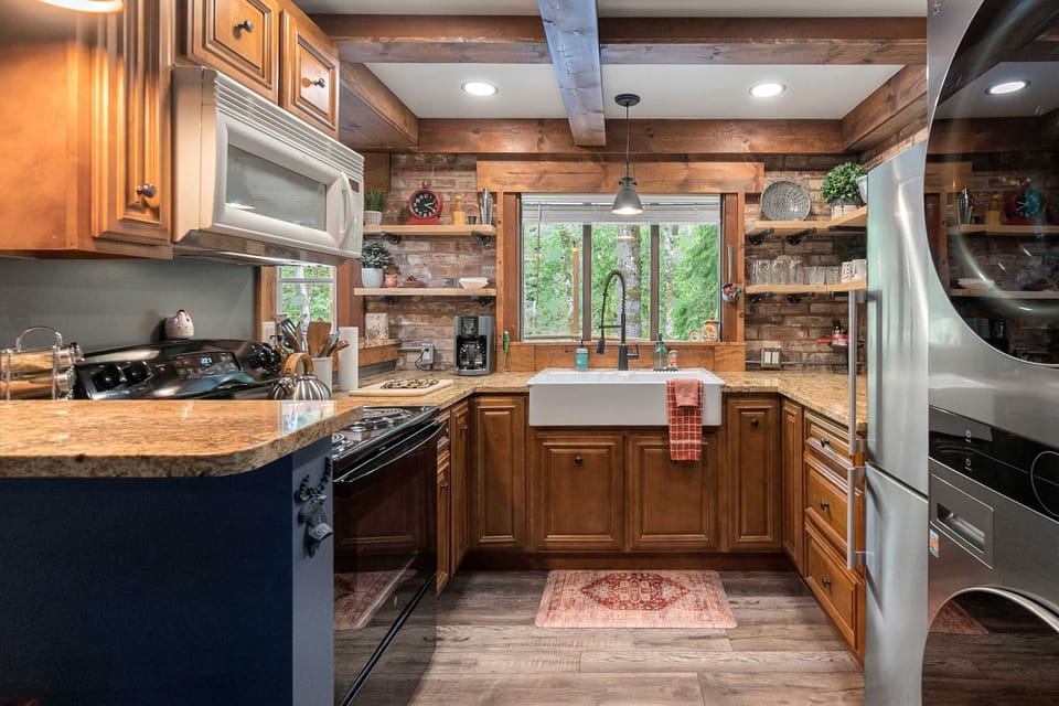 We have everything you need to create some amazing meals in this fully-stocked kitchen. Bring your favorite recipes and enjoy!