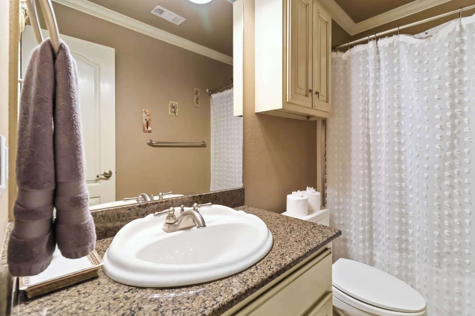 Immaculate bathroom