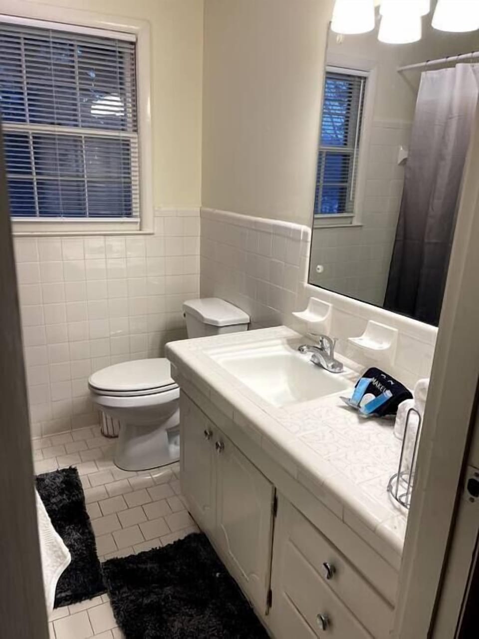 Hall Bathroom 