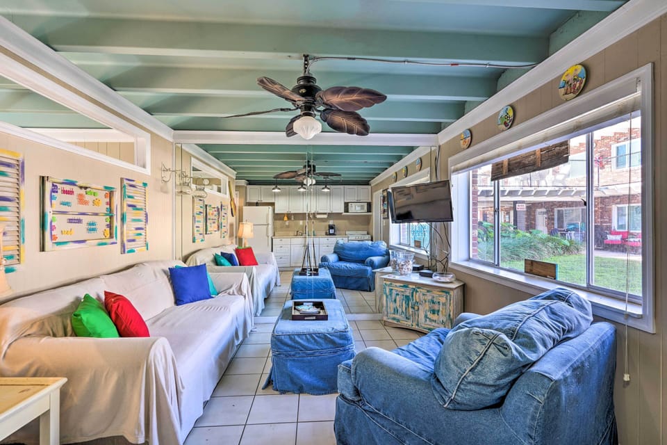 Living Room | Cable TV | Central A/C | Full Sleeper Sofa