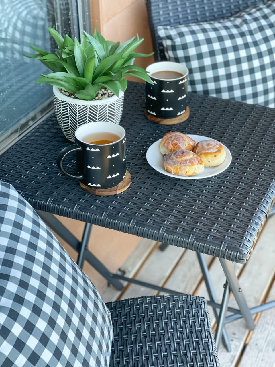 Enjoy views, snacks + beverages on the seasonal outdoor balcony.