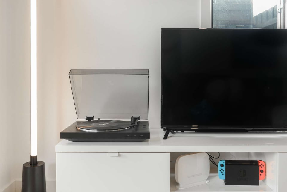Smart TV, Record player and Nintendo Switch