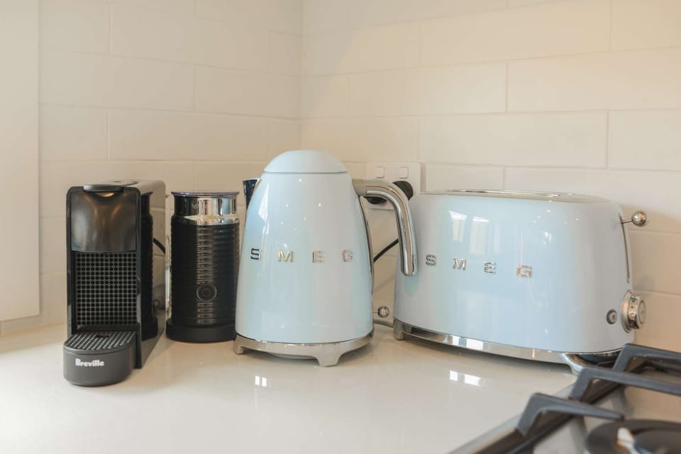Nespresso pod machine, kettle and toaster
