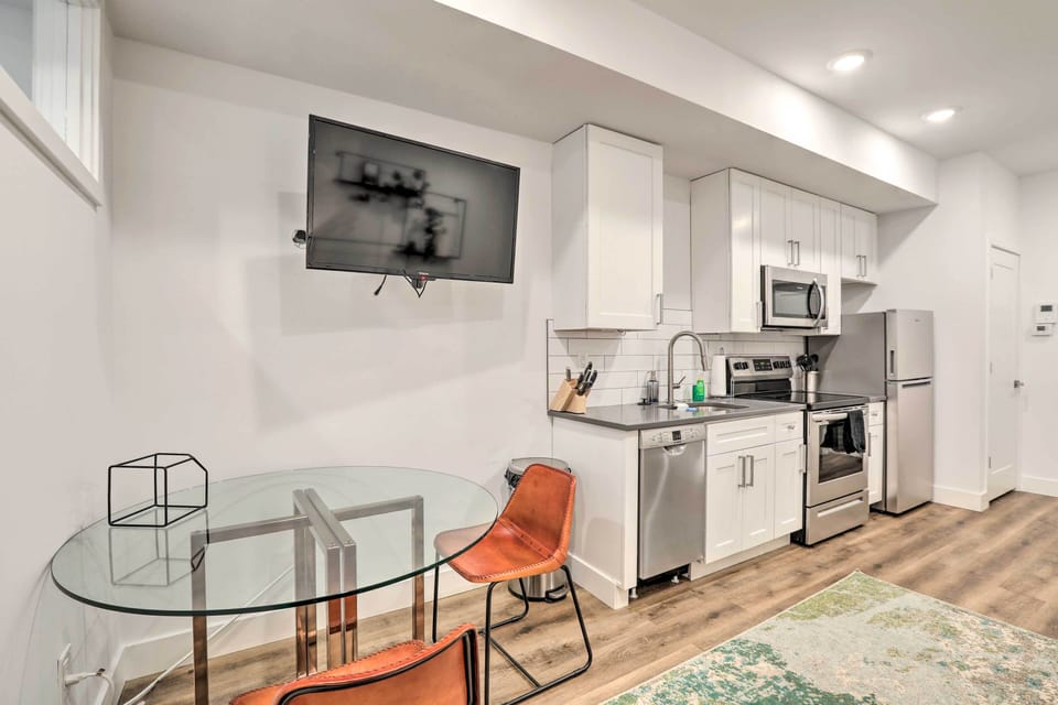 Kitchen | Free WiFi | Towels & Linens | Pet Fee | Single-Story Interior