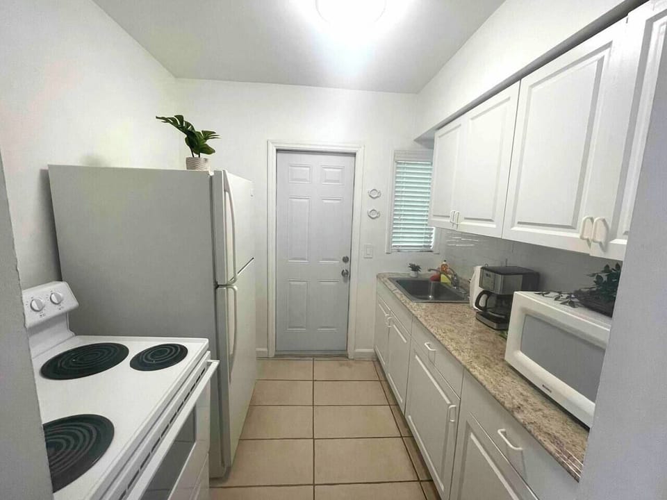 Fully equipped kitchen. 