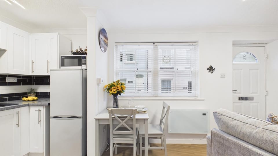 Castle Cove - 1 Bedroom Apartment - Tenby (28984)