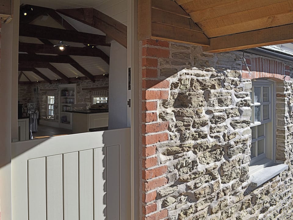 Entrance | Driftwood Cottages - The Stables by the Sea, Porth. nr. Newquay