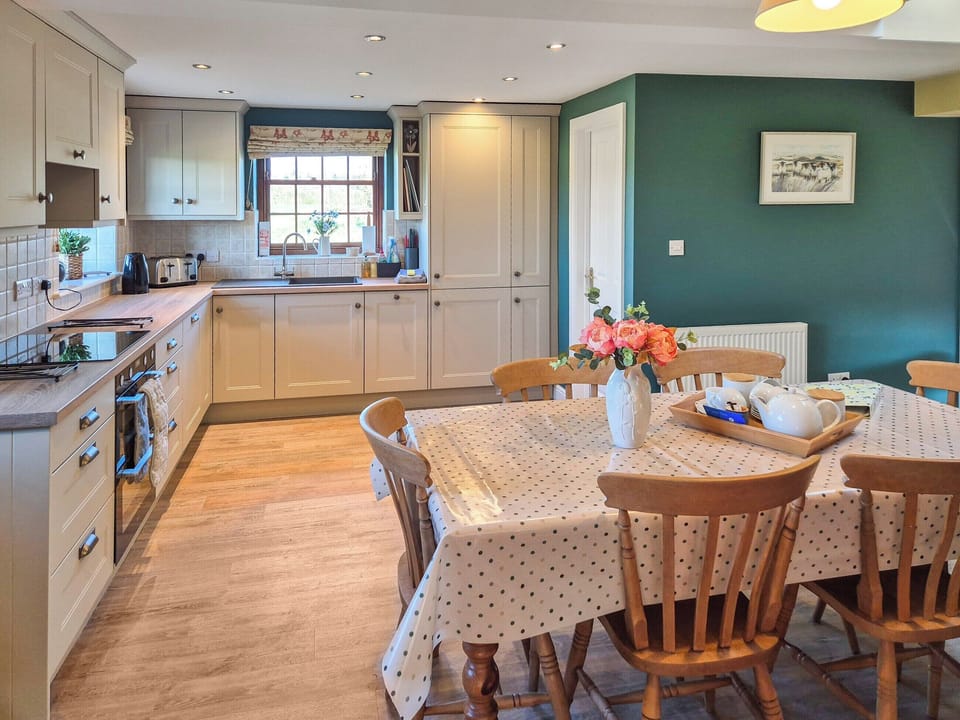 Kitchen/diner | The Old Combine Shed, Blackwoods, near Easingwold