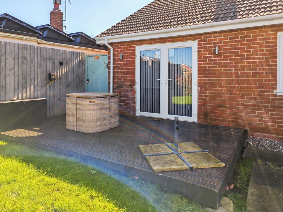 Exterior | Lilypots, Scratby