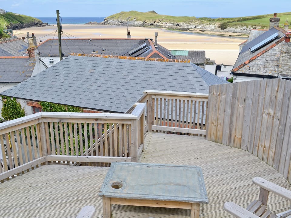 Porth Beach | Driftwood Cottages - Driftwood, Porth. nr. Newquay