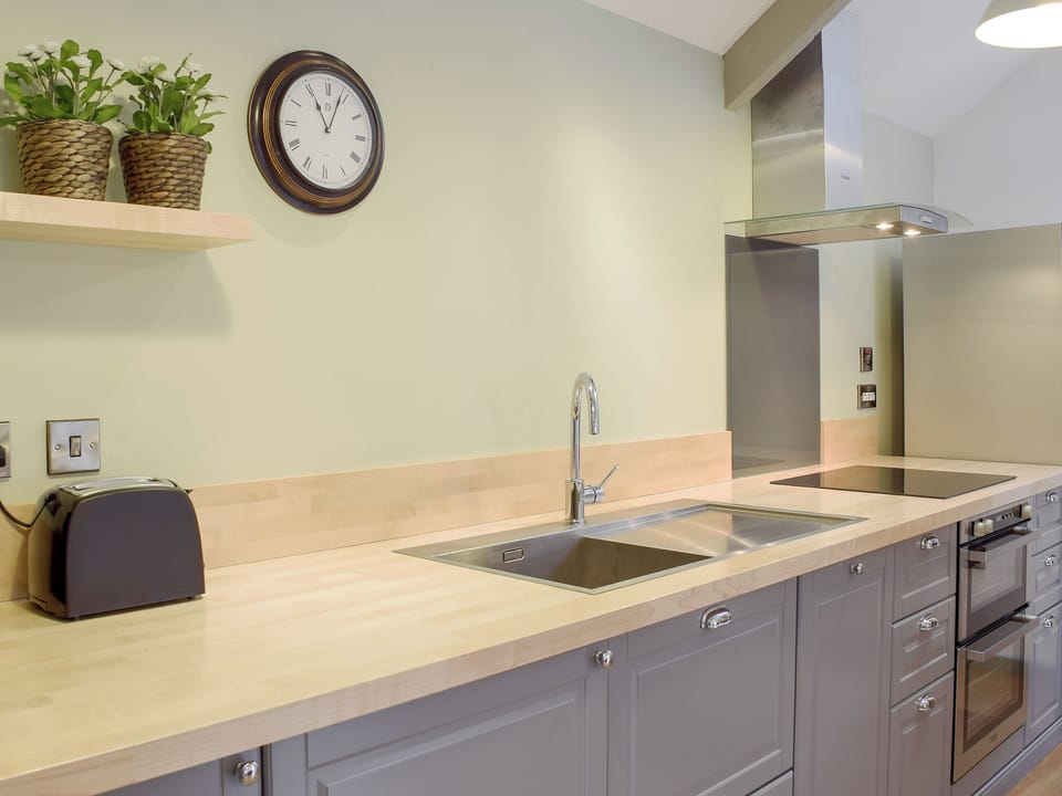 Modern, well equipped kitchen | Honeysuckle Cottage, Valast Hill, near Stackpole