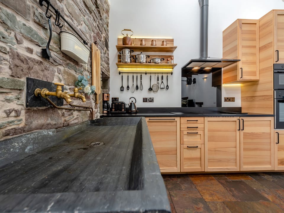 Kitchen/diner | Wheelwright Barn - Bronyn Farm, Ferryside, near Carmarthen