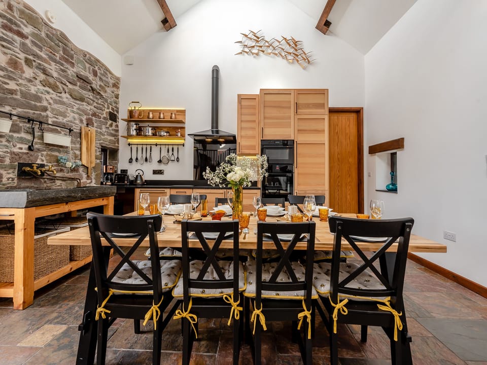 Kitchen/diner | Wheelwright Barn - Bronyn Farm, Ferryside, near Carmarthen