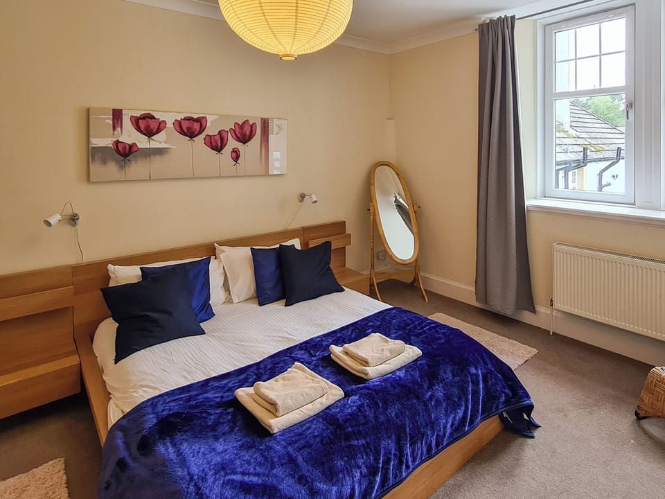 Double bedroom | Lochside House - Lochside Holidays, Stronachlachar