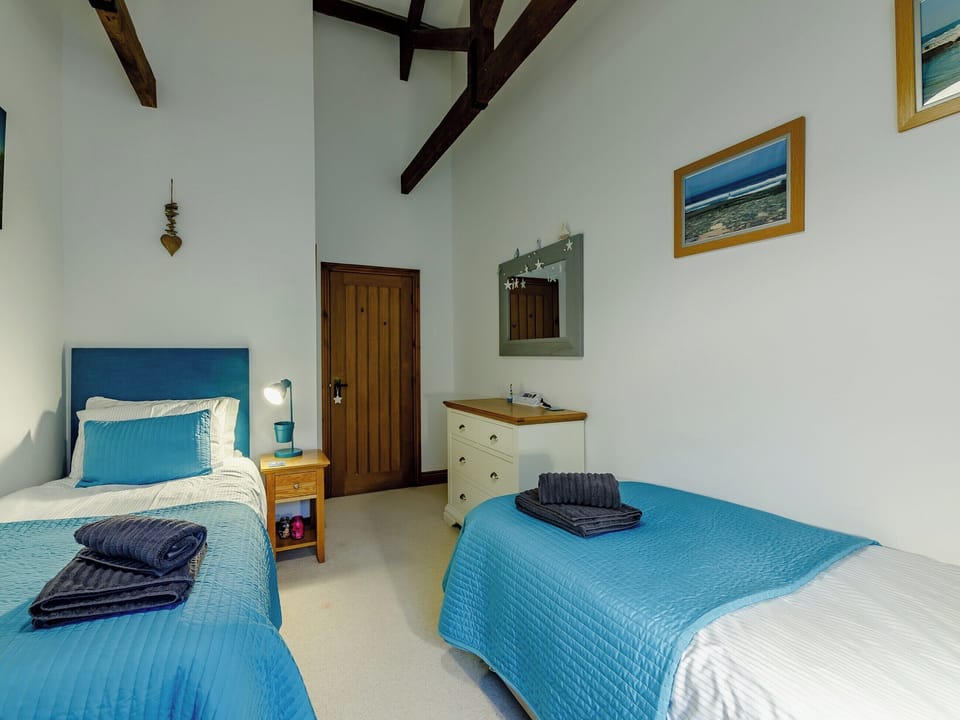 Twin bedroom | Bayside Cottage - Bayside and Puffin Holidays, Bamburgh