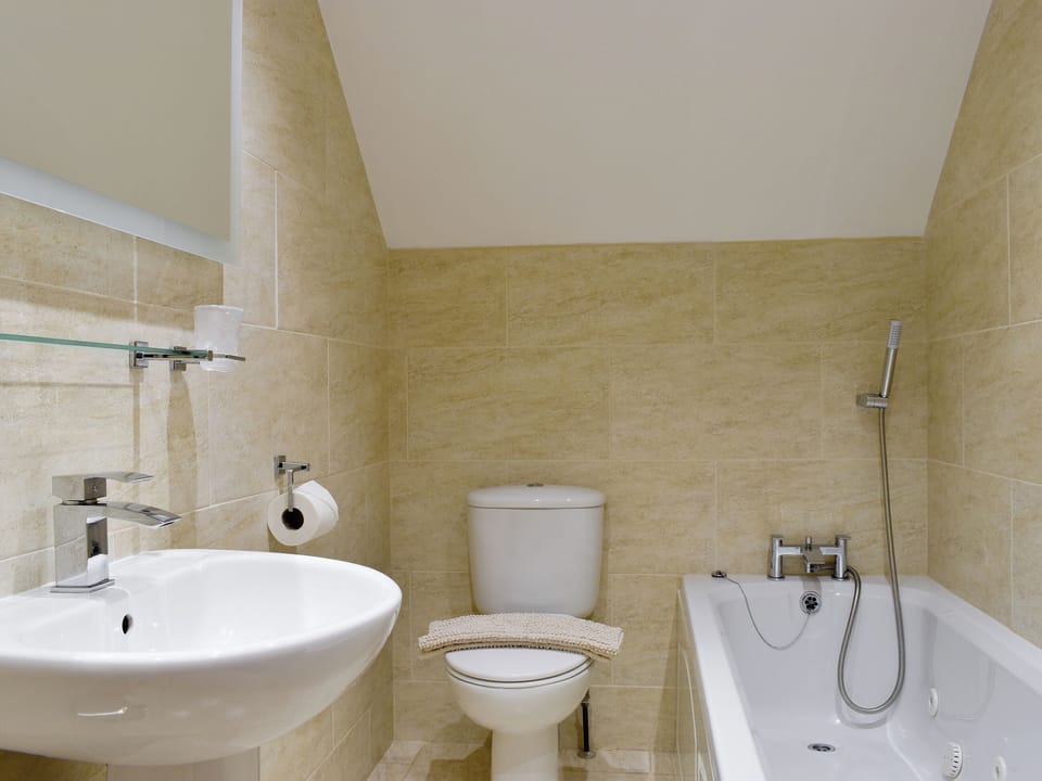 Bathroom | Abbey Peep - Mariner&rsquo;s House - Abbey Peep, Whitby