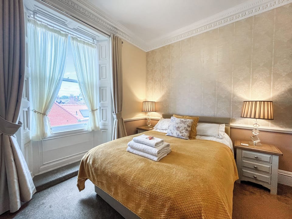Double bedroom | Abbey Peep - Mariner&rsquo;s House - Abbey Peep, Whitby