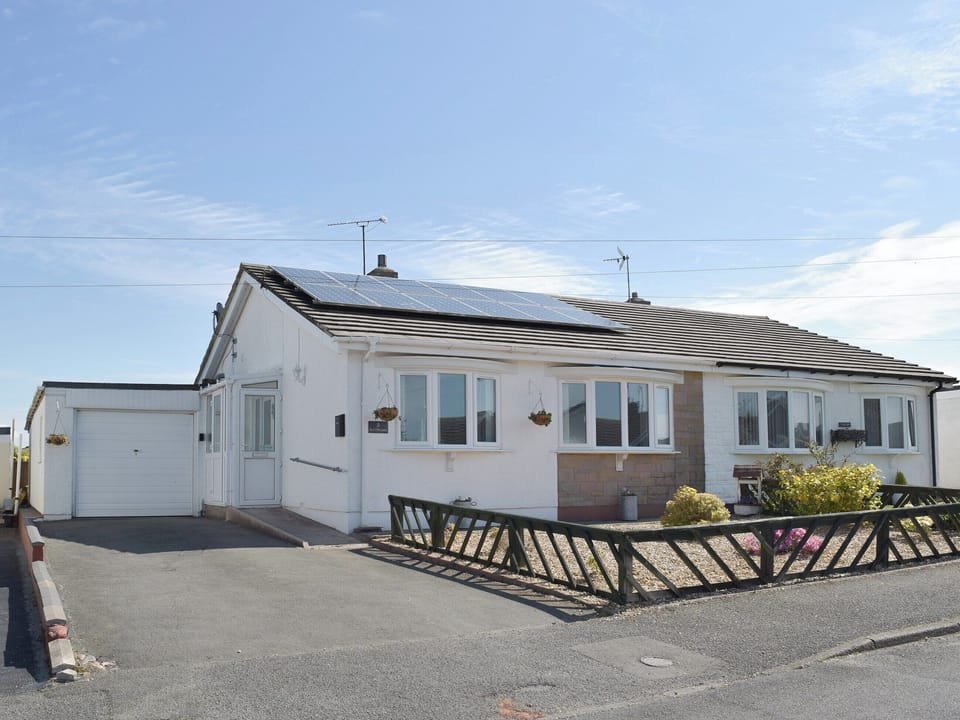 Attractive holiday home with off-street parking | Sea Dreams - Sandy Hill Park, Saundersfoot
