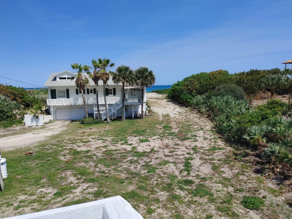 Beach House, up the stairs to entrance
