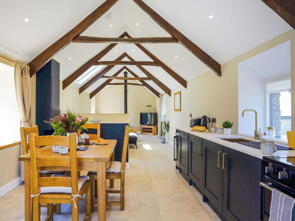 Kitchen/diner | The Byre - Barn Escapes, Ilfracombe