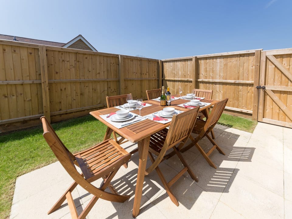 Sitting-out-area | Downs View, Sandown