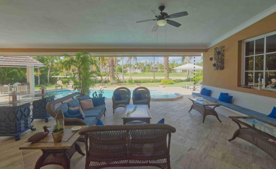 Tortuga C33 - Large golf view villa with pool, jacuzzi and staff in beach resort (3048)